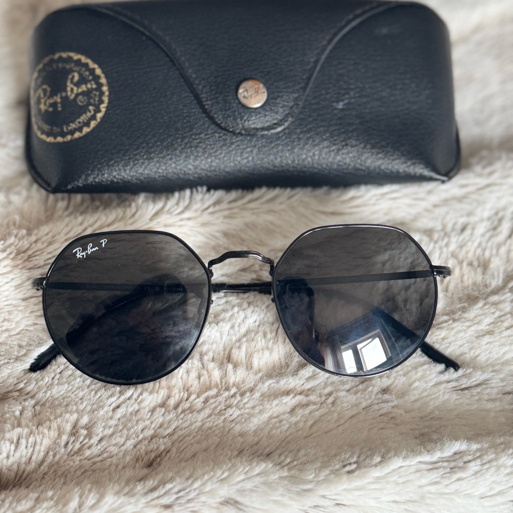 Ray-Ban Classic Black Round Sunglasses